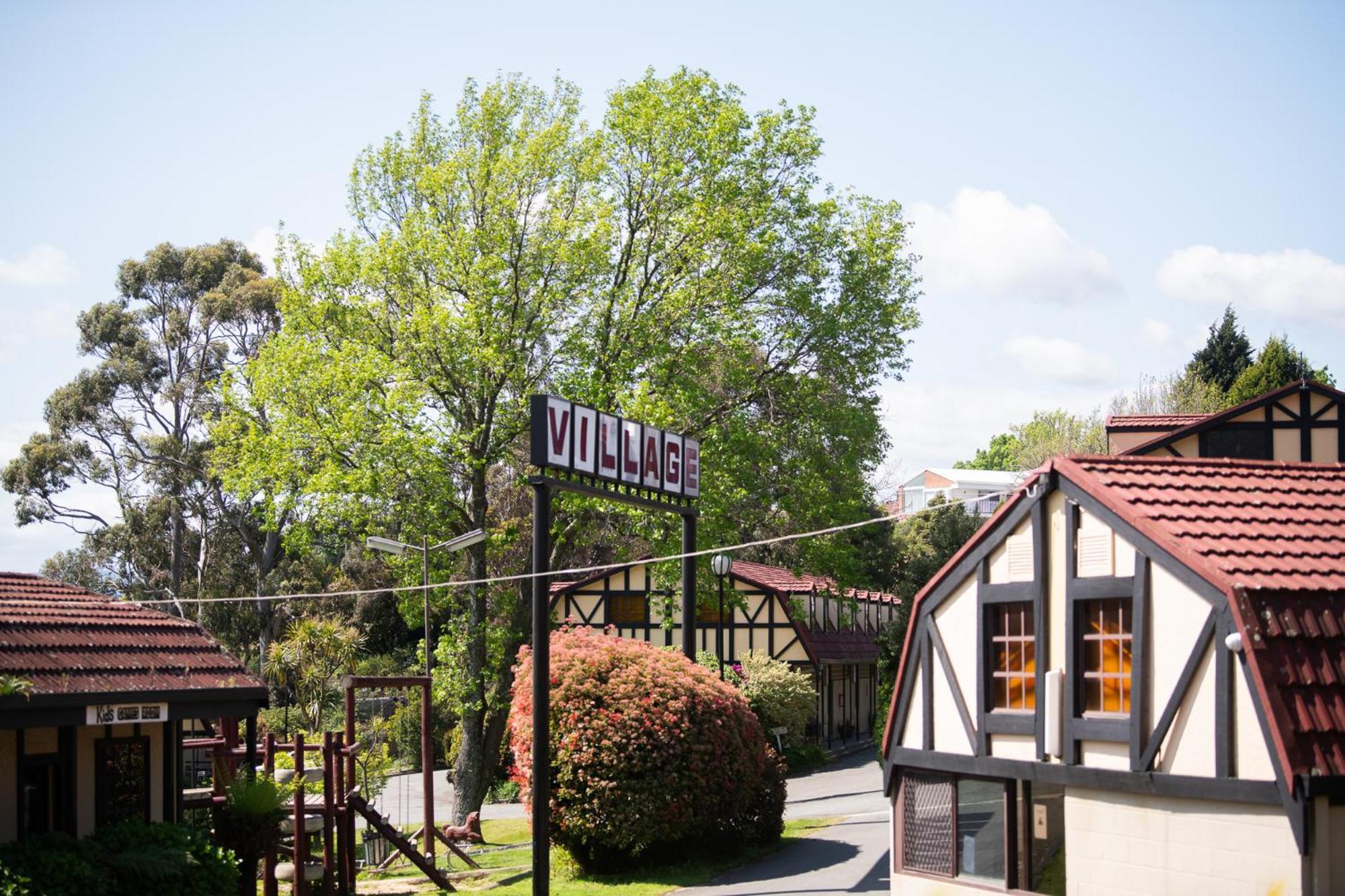 Village Family Motor Inn Launceston Bagian luar foto