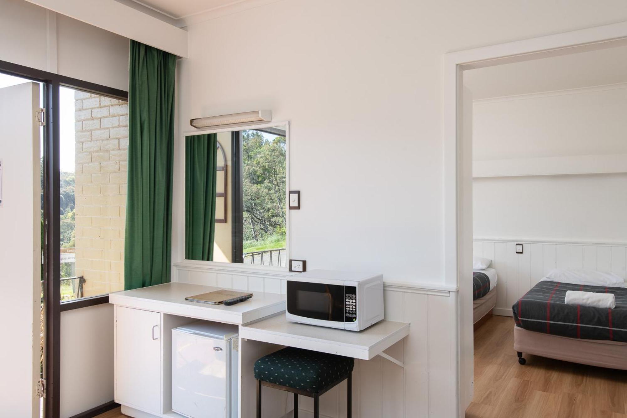 Village Family Motor Inn Launceston Bagian luar foto