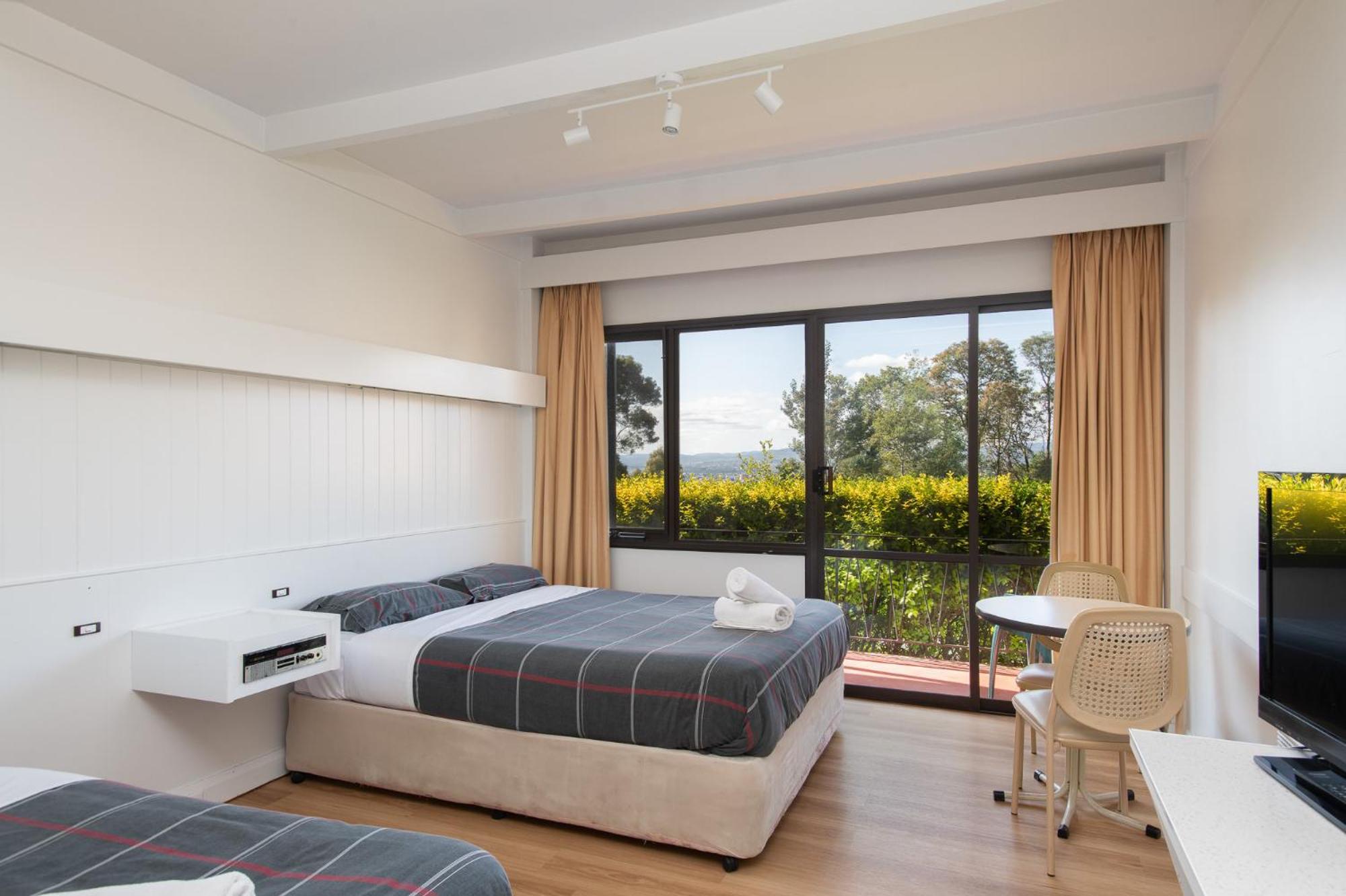 Village Family Motor Inn Launceston Bagian luar foto