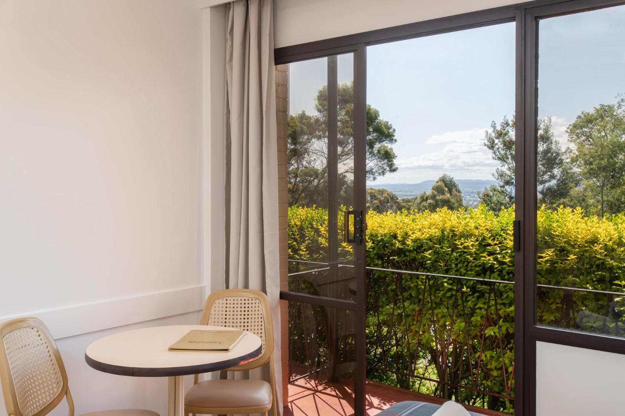 Village Family Motor Inn Launceston Bagian luar foto