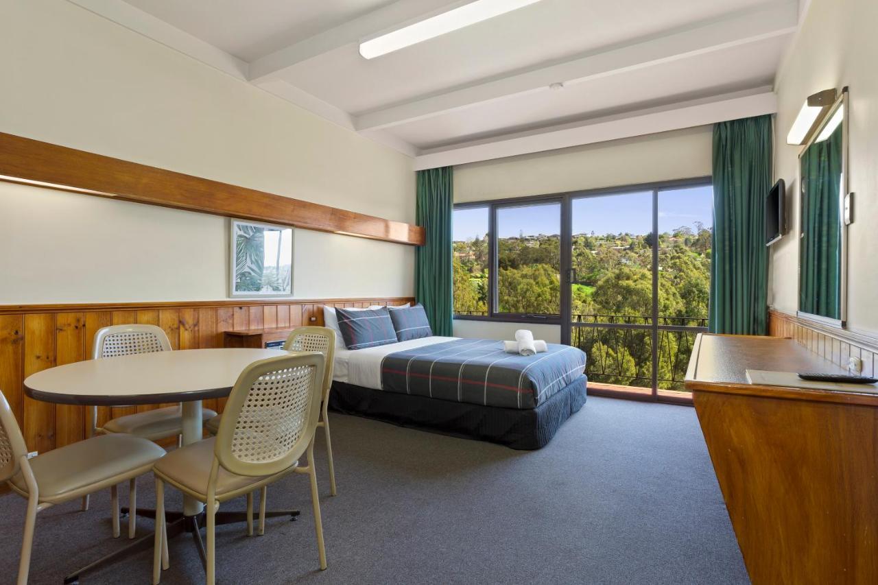 Village Family Motor Inn Launceston Bagian luar foto