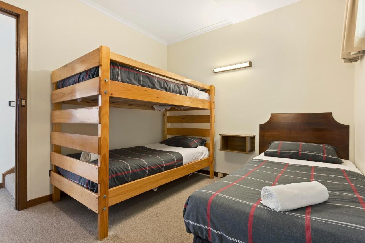 Village Family Motor Inn Launceston Bagian luar foto