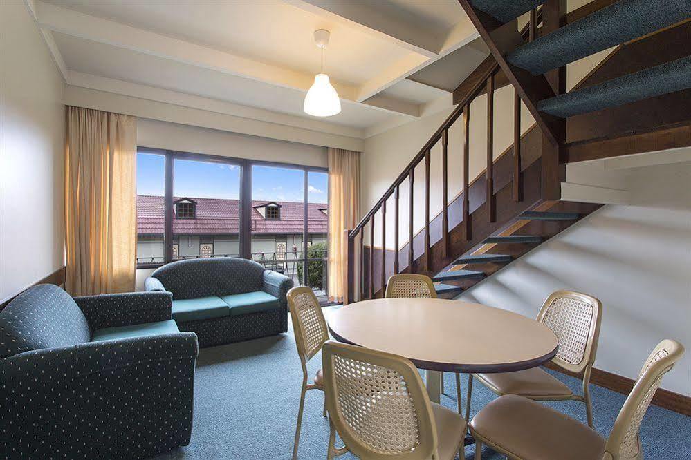 Village Family Motor Inn Launceston Bagian luar foto